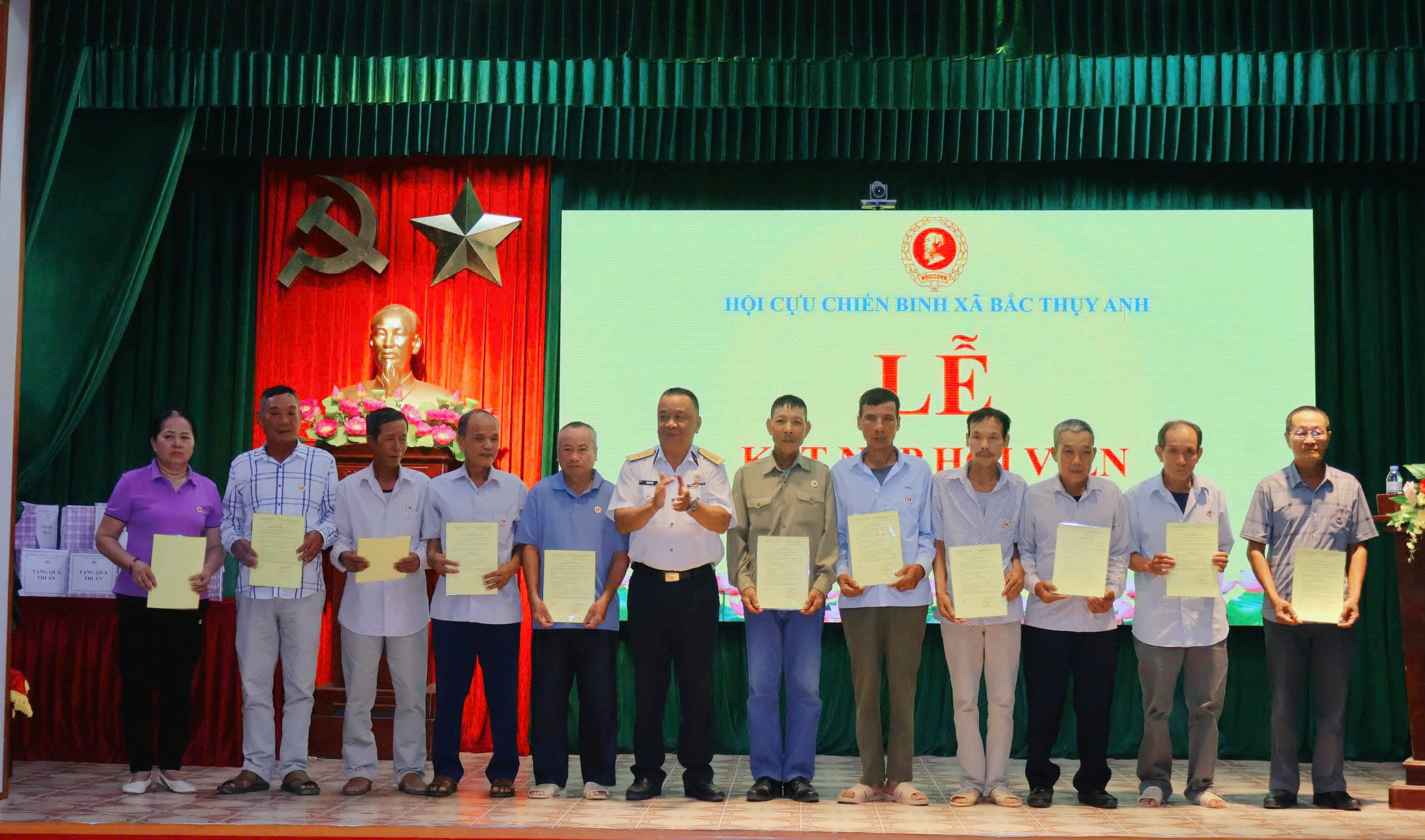 HỘI CỰU CHIẾN BINH XÃ BẮC THỤY ANH TỔ CHỨC LỄ KẾT NẠP HỘI VIÊN VÀ HỘI NGHỊ CÔNG BỐ QUYẾT ĐỊNH THÀNH LẬP CÁC CHI HỘI SAU SẮP XẾP, TỔ CHỨC LẠI THÔN