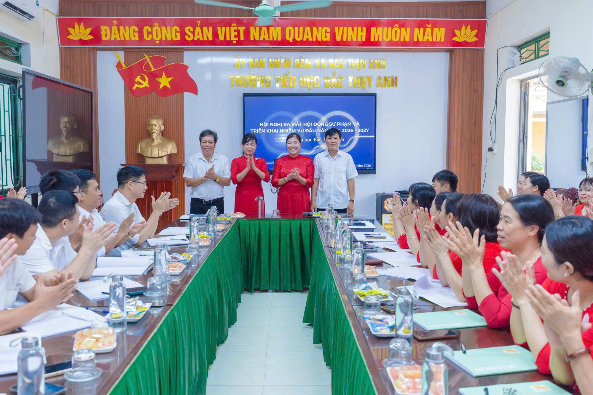 HỘI NGHỊ RA MẮT HỘI ĐỒNG SƯ PHẠM VÀ TRIỂN KHAI NHIỆM VỤ ĐẦU NĂM HỌC 2026–2027