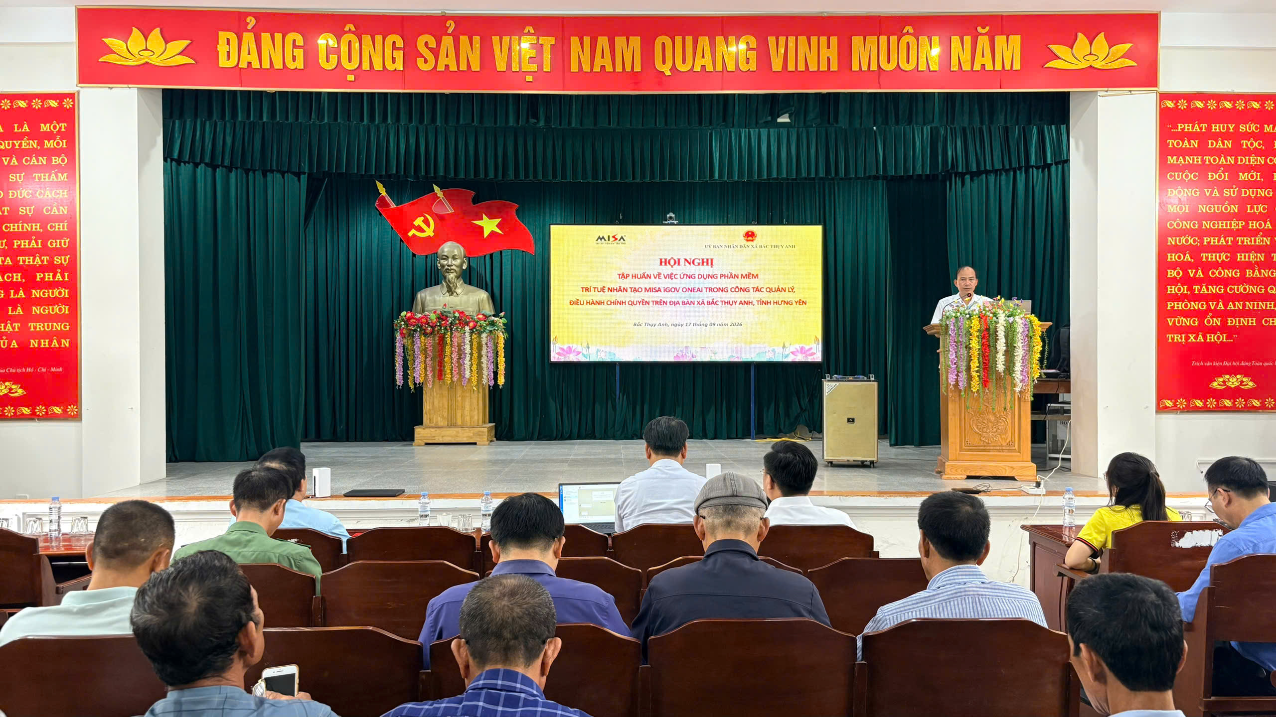 TẬP HUẤN ỨNG DỤNG TRÍ TUỆ NHÂN TẠO TRONG QUẢN LÝ, ĐIỀU HÀNH CHÍNH QUYỀN