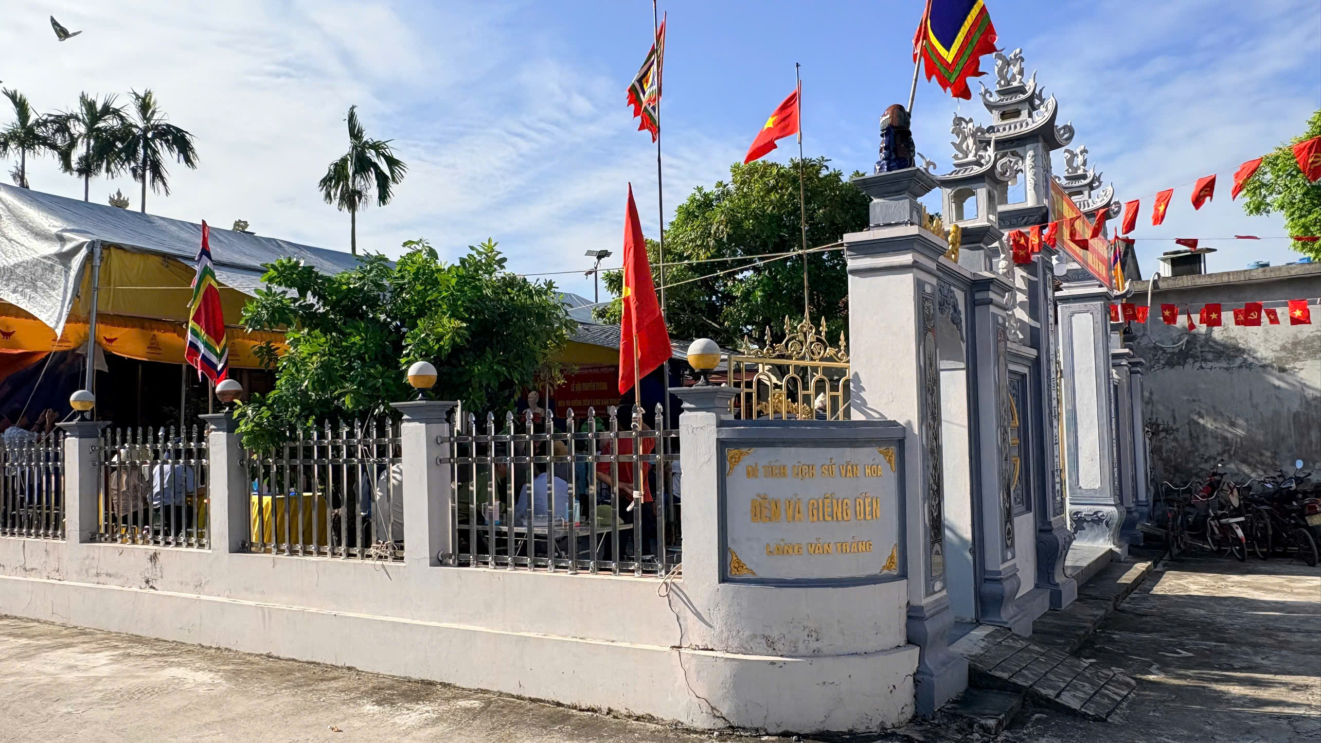 KHAI MẠC LỄ HỘI TRUYỀN THỐNG DI TÍCH LỊCH SỬ - VĂN HÓA ĐỀN VÀ GIẾNG ĐỀN THÔN VĂN TRÀNG
