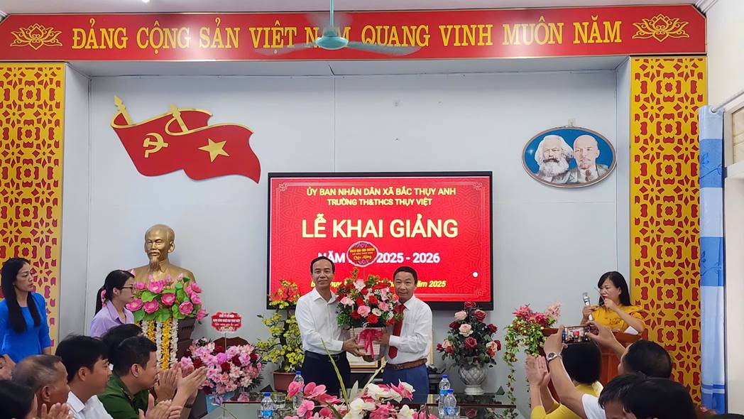 Trường TH&THCS Thụy Việt tổ chức thành công lễ khai giảng năm học 2025-2026 với chủ đề " Kỷ cương-sáng tạo-đột phá-phát triển"