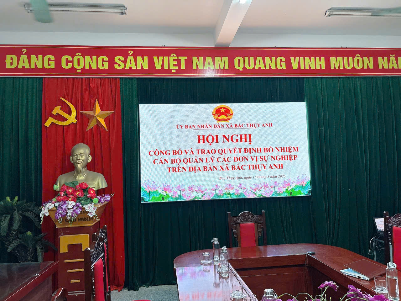 ỦY BAN NHÂN DÂN XÃ BẮC THỤY ANH TỔ CHỨC HỘI NGHỊ CÔNG BỐ VÀ TRAO QUYẾT ĐỊNH BỔ NHIỆM CÁN BỘ QUẢN LÝ ĐỐI VỚI CÁC ĐƠN VỊ SỰ NGHIỆP TRÊN ĐỊA BÀN XÃ