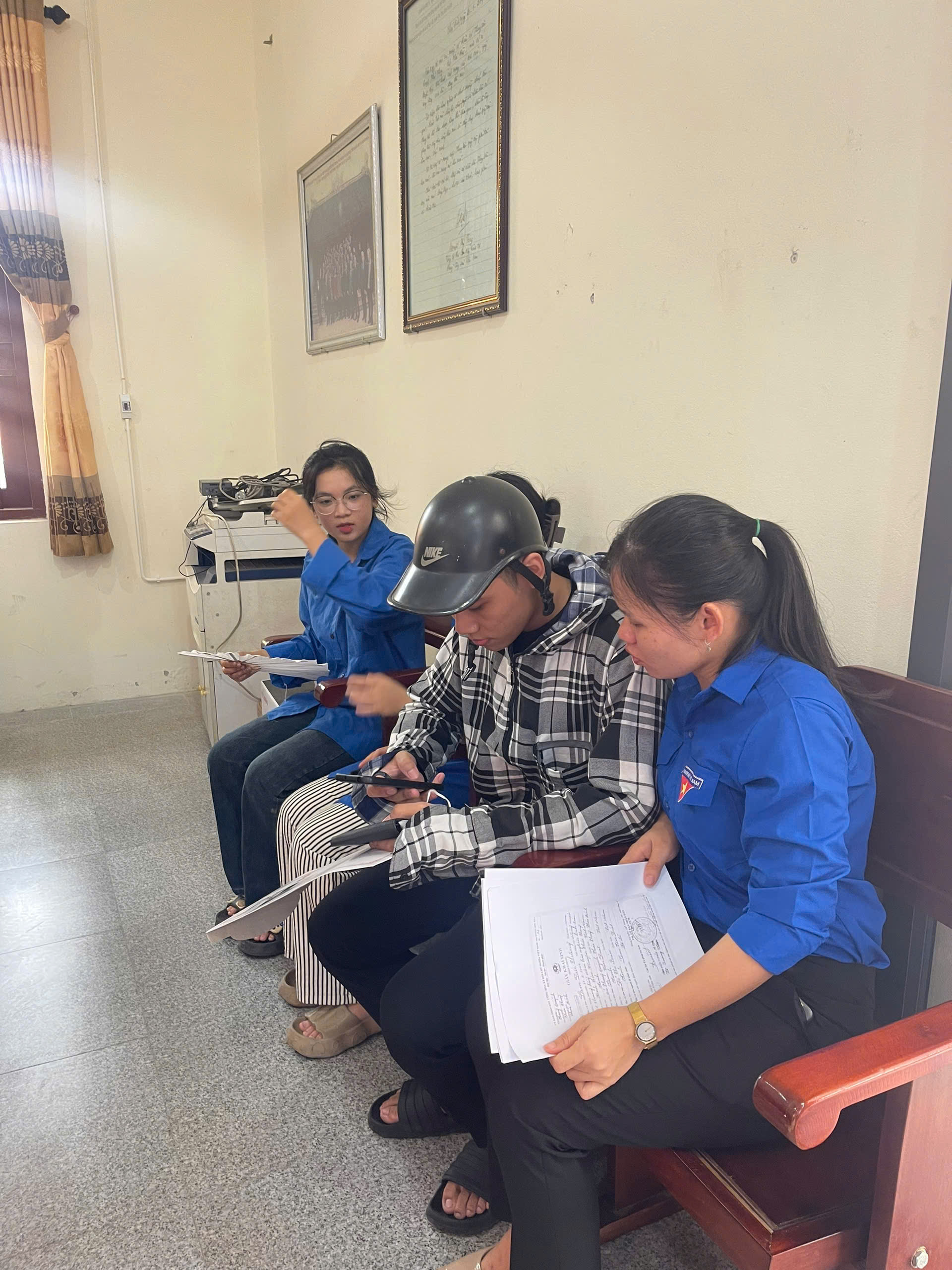 Đoàn Thanh niên xã Bắc Thụy Anh ra quân hỗ trợ người dân tại Trung tâm phục vụ hành chính công