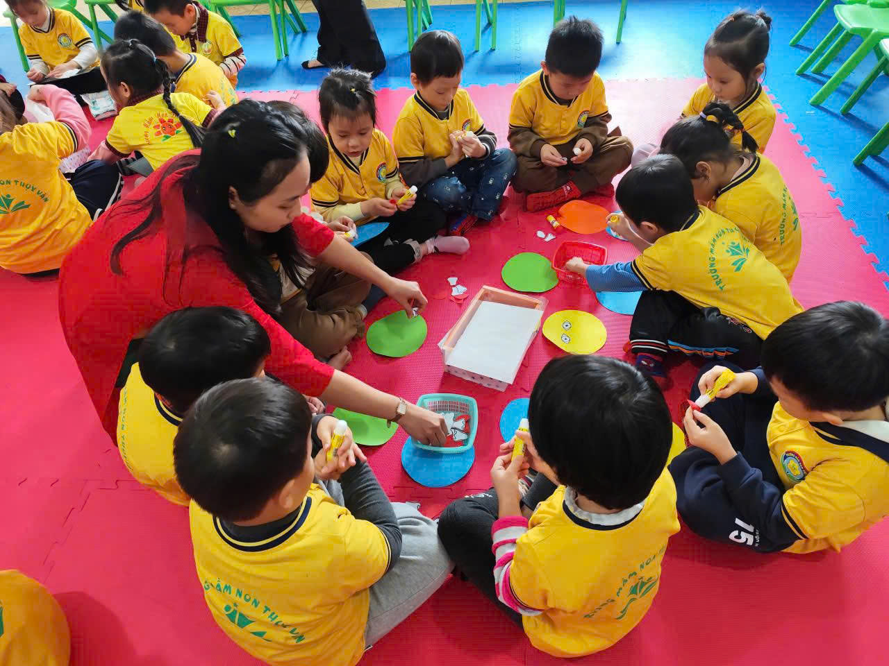 TRƯỜNG MẦM NON THUỴ VĂN TƯNG BỪNG TỔ CHỨC CHUỖI HOẠT ĐỘNG CHÀO MỪNG NGÀY NHÀ GIÁO VIỆT NAM 20/11