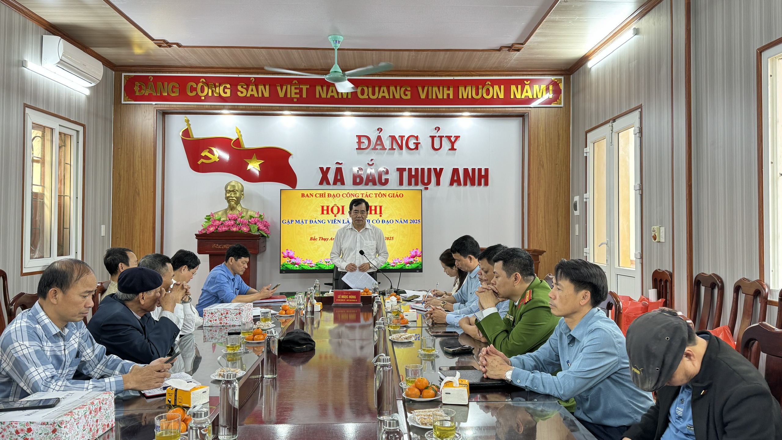 Xã Bắc Thụy Anh: Gặp mặt đảng viên là người công giáo; Thăm, chúc mừng giáo xứ Vân Am, giáo xứ Thọ Cách nhân dịp Lễ Giáng sinh năm 2025