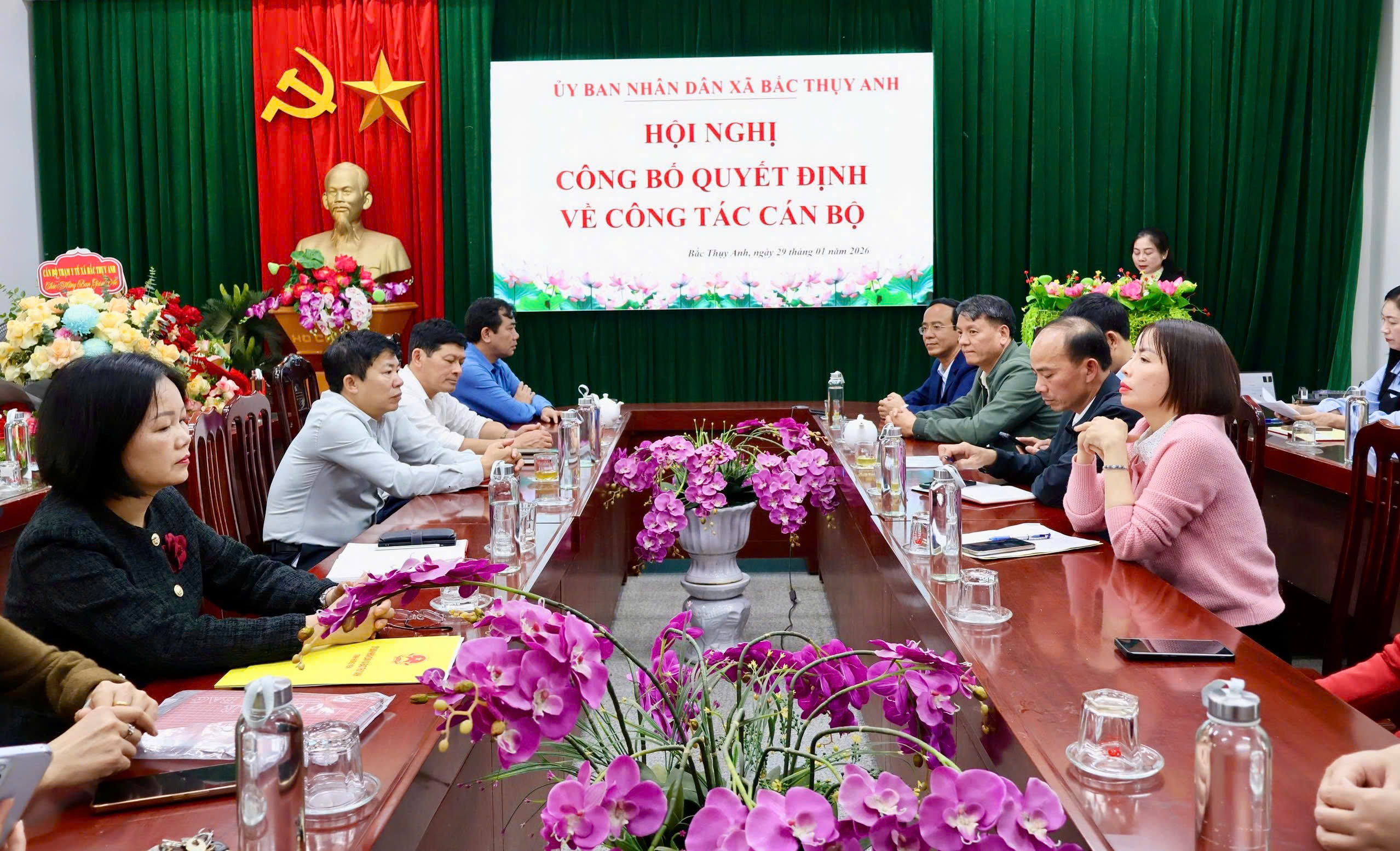 HỘI NGHỊ CÔNG BỐ QUYẾT ĐỊNH BỔ NHIỆM GIÁM ĐỐC, PHÓ GIÁM ĐỐC TRẠM Y TẾ XÃ BẮC THỤY ANH